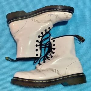 US 8/UK 6 Dr Doc Martens White Patent Leather Boots